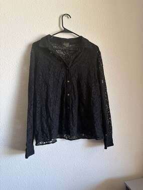 Bold Elements Black Floral Lace Button Down Long Sleeve Shirt - Large